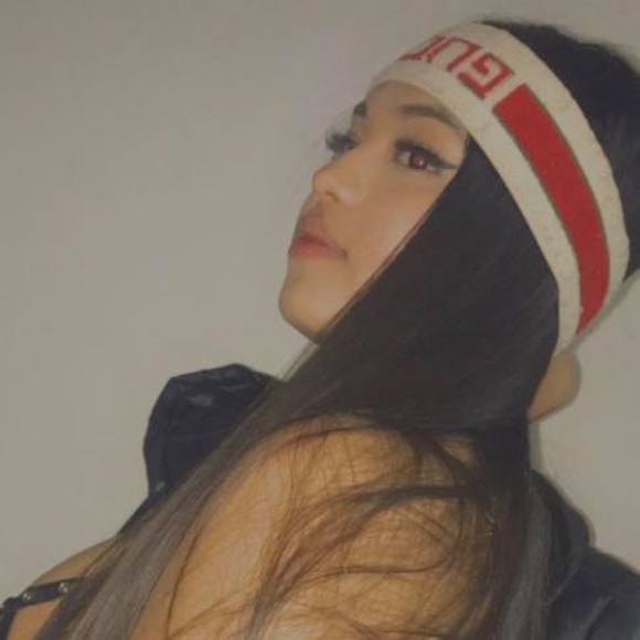 Meet your Posher, Paola - Picture 1 of 1